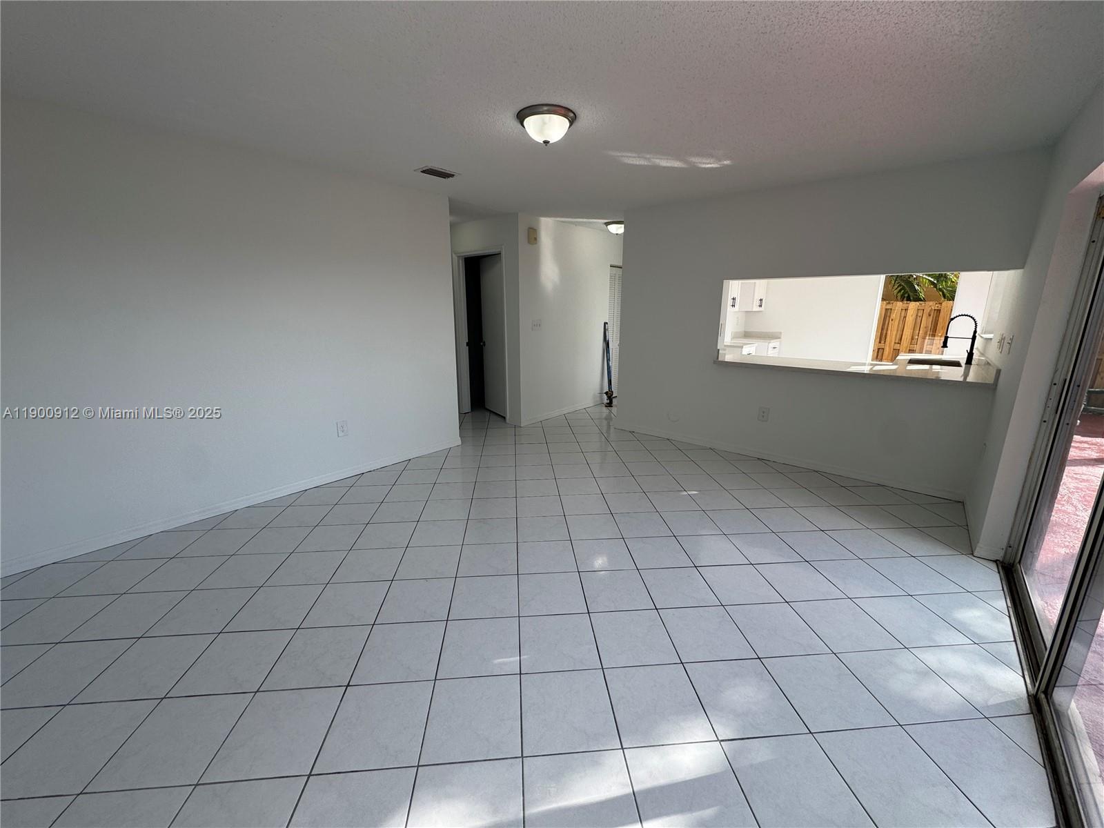 CHANTARELLE AT THE HAMMOC - Residential Lease