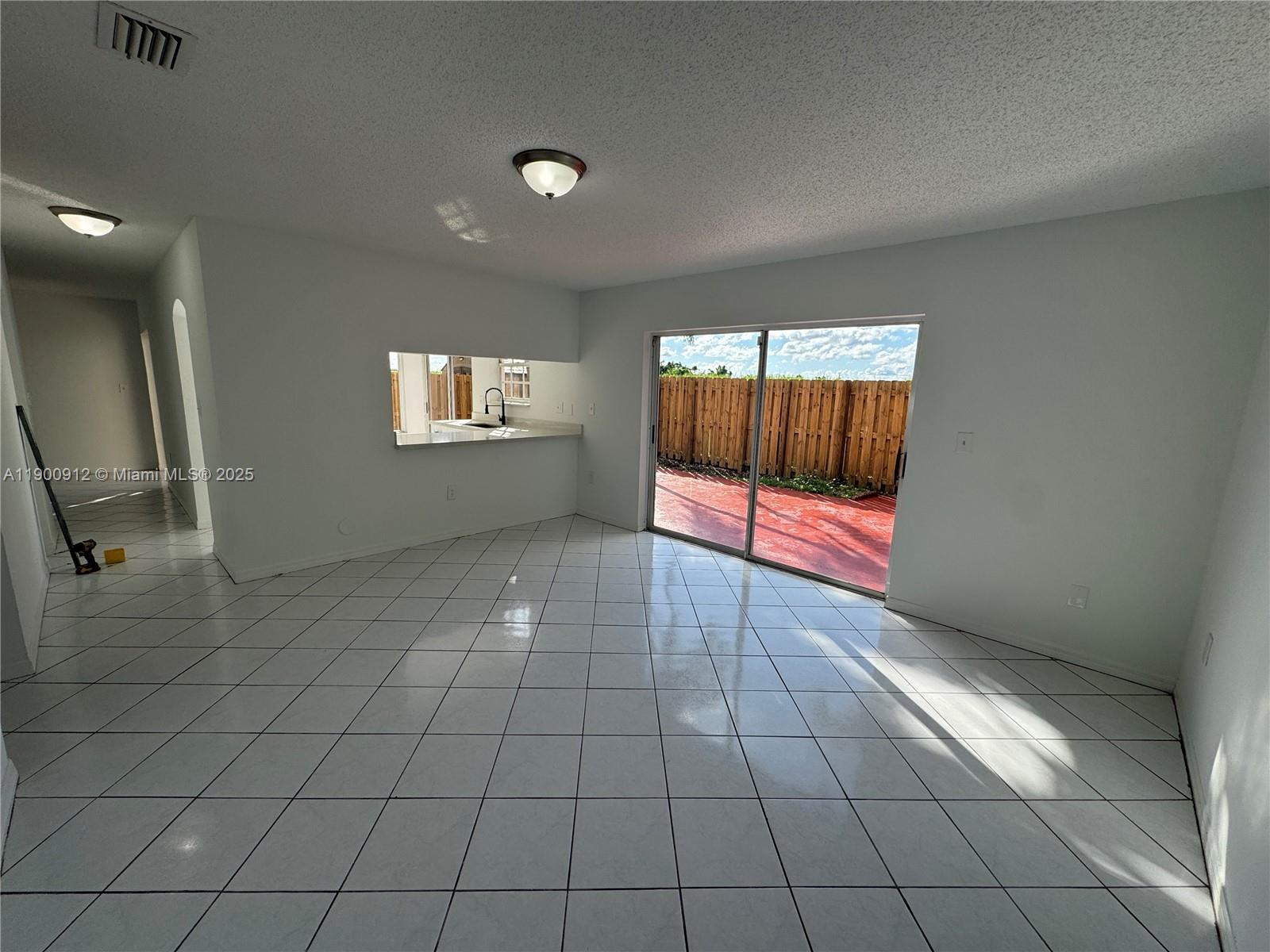 CHANTARELLE AT THE HAMMOC - Residential Lease