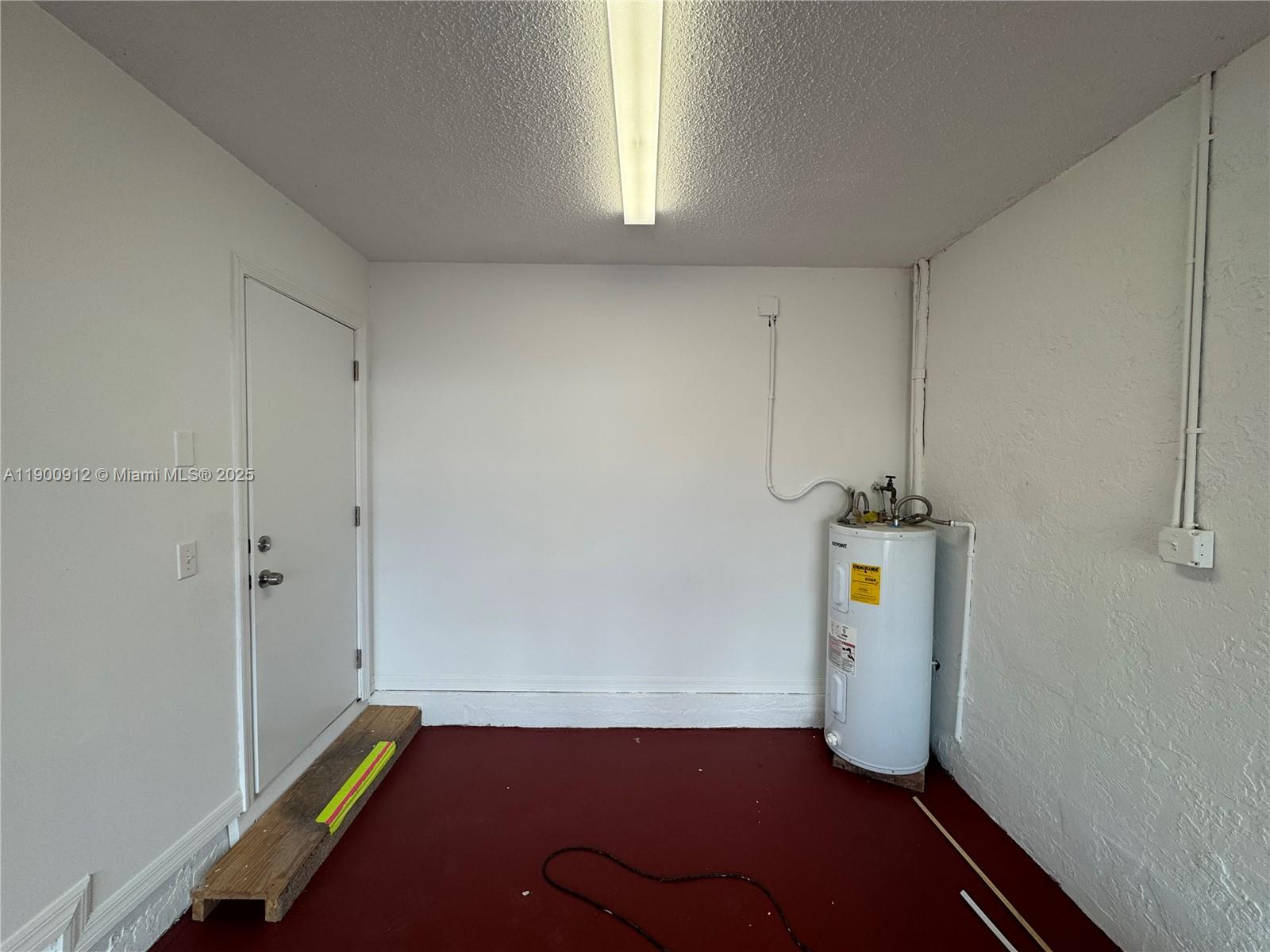 CHANTARELLE AT THE HAMMOC - Residential Lease