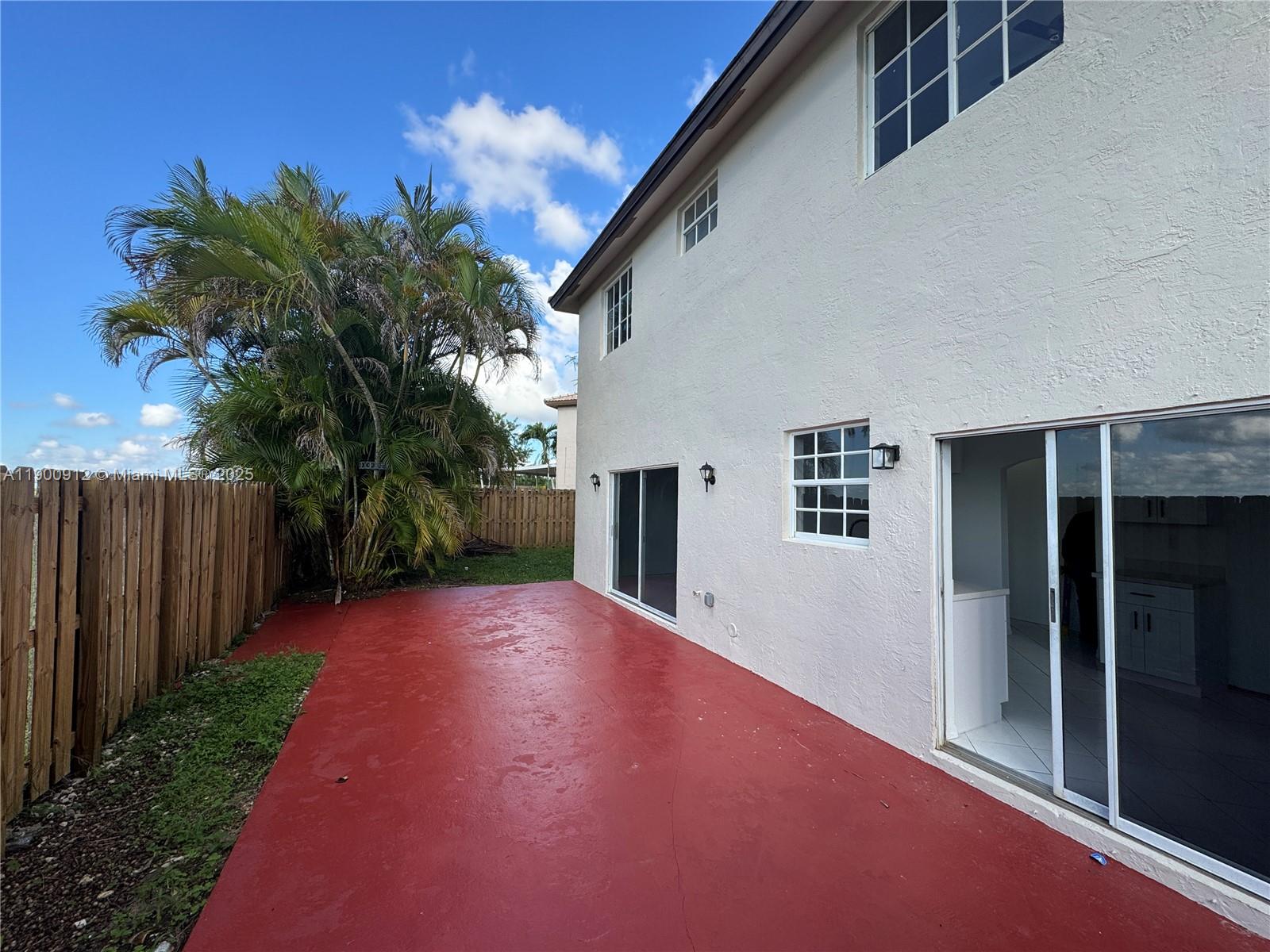 CHANTARELLE AT THE HAMMOC - Residential Lease