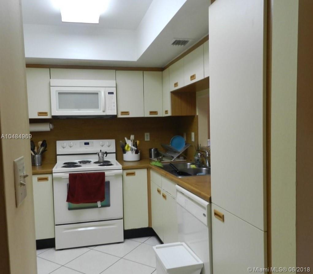 KENLAND POINTE CONDO III - Residential Lease