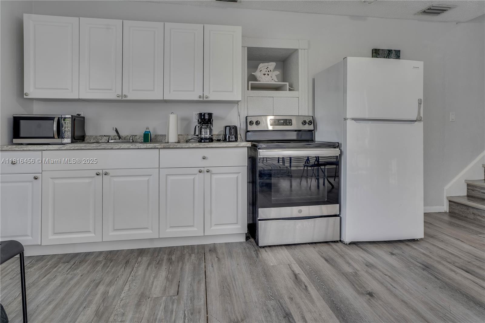 141 N Mcarthur Pkwy 1