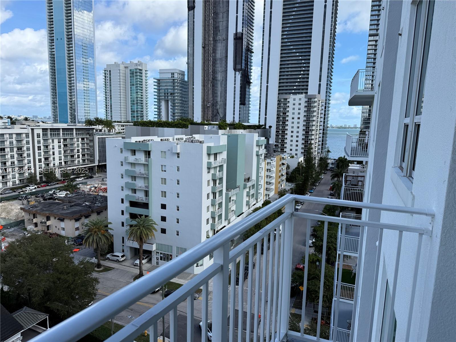 2275 BISCAYNE BL 1003
