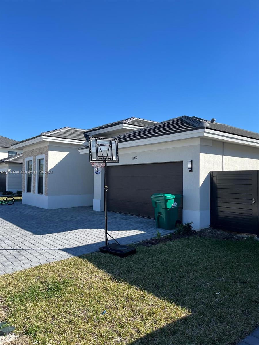 CENTURY PALMS EAST - Residential