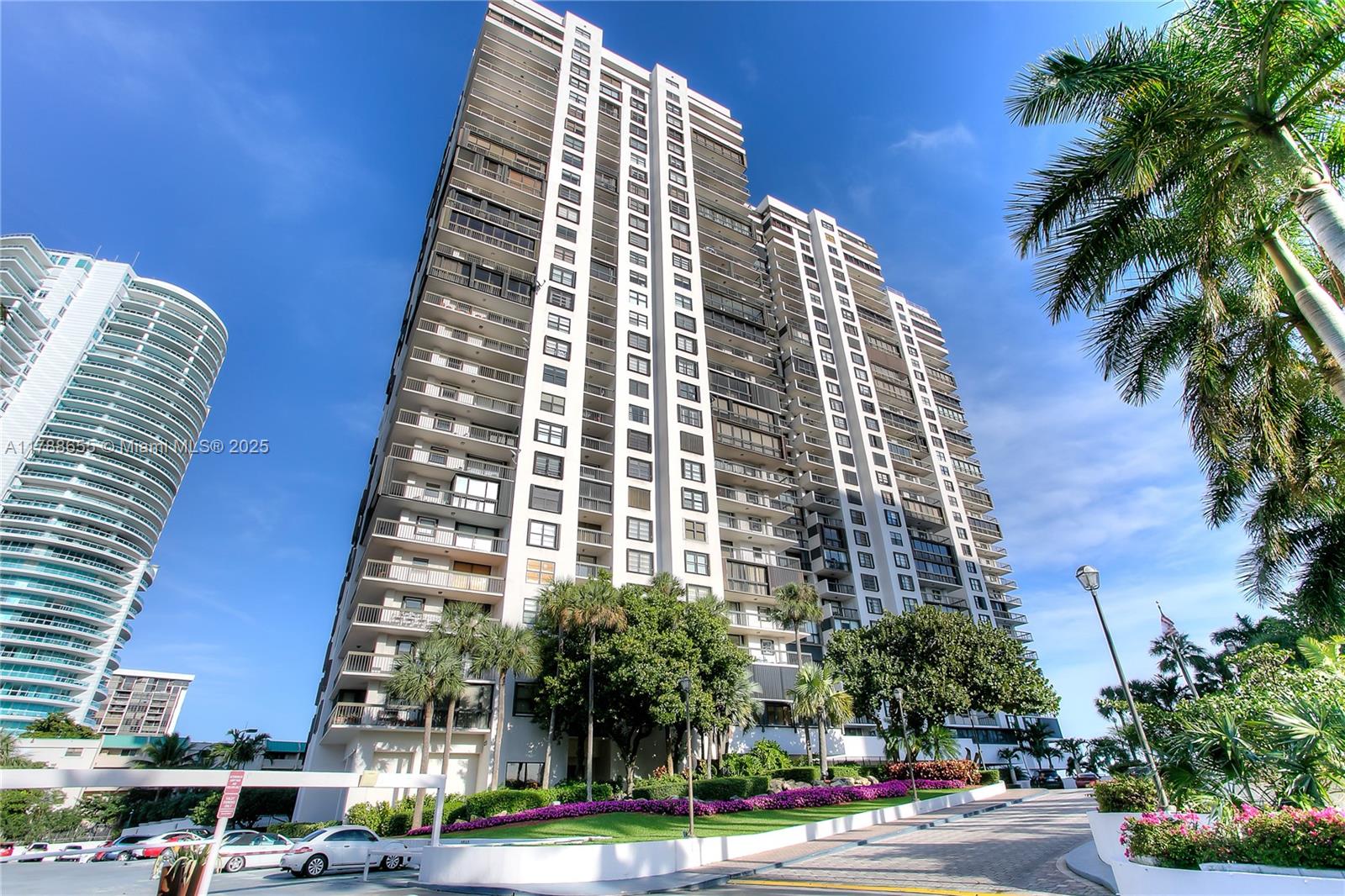 2333 Brickell Ave 1717, Miami, Broward County, Florida - 2 Bedrooms  
2 Bathrooms - 