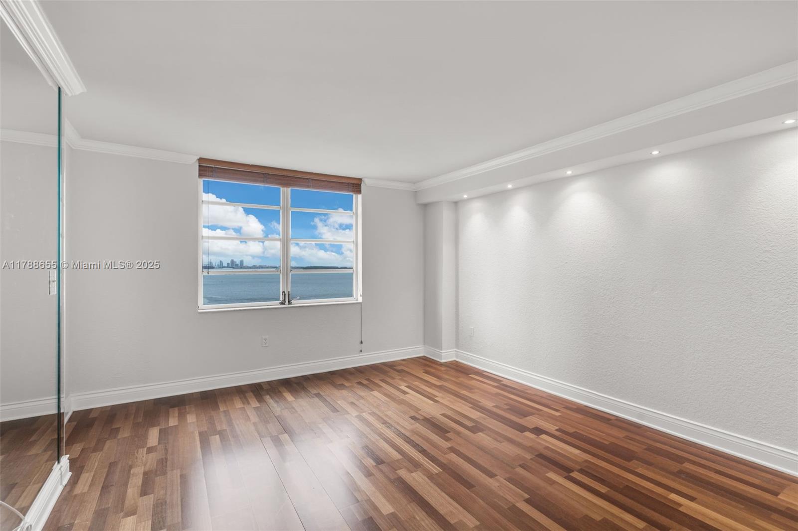 2333 Brickell Ave 1717