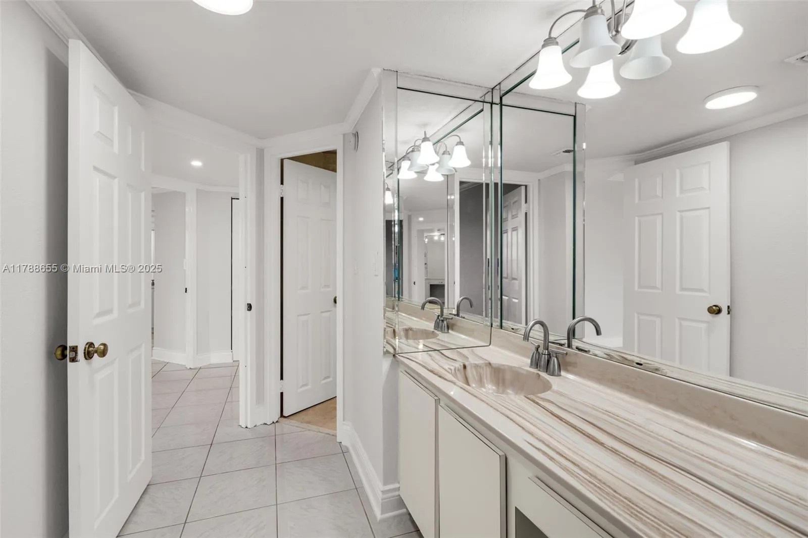 Miami, Florida 33129, United States, 2 Bedrooms Bedrooms, ,2 BathroomsBathrooms,Residential,Active,113808