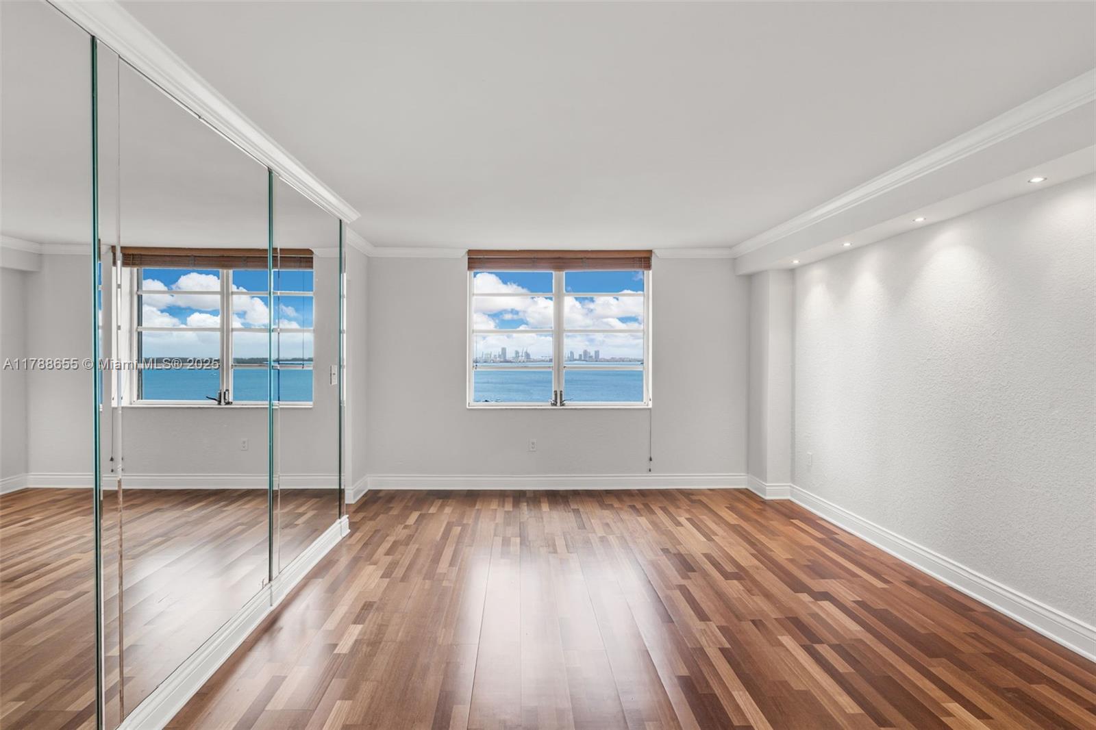 2333 Brickell Ave 1717
