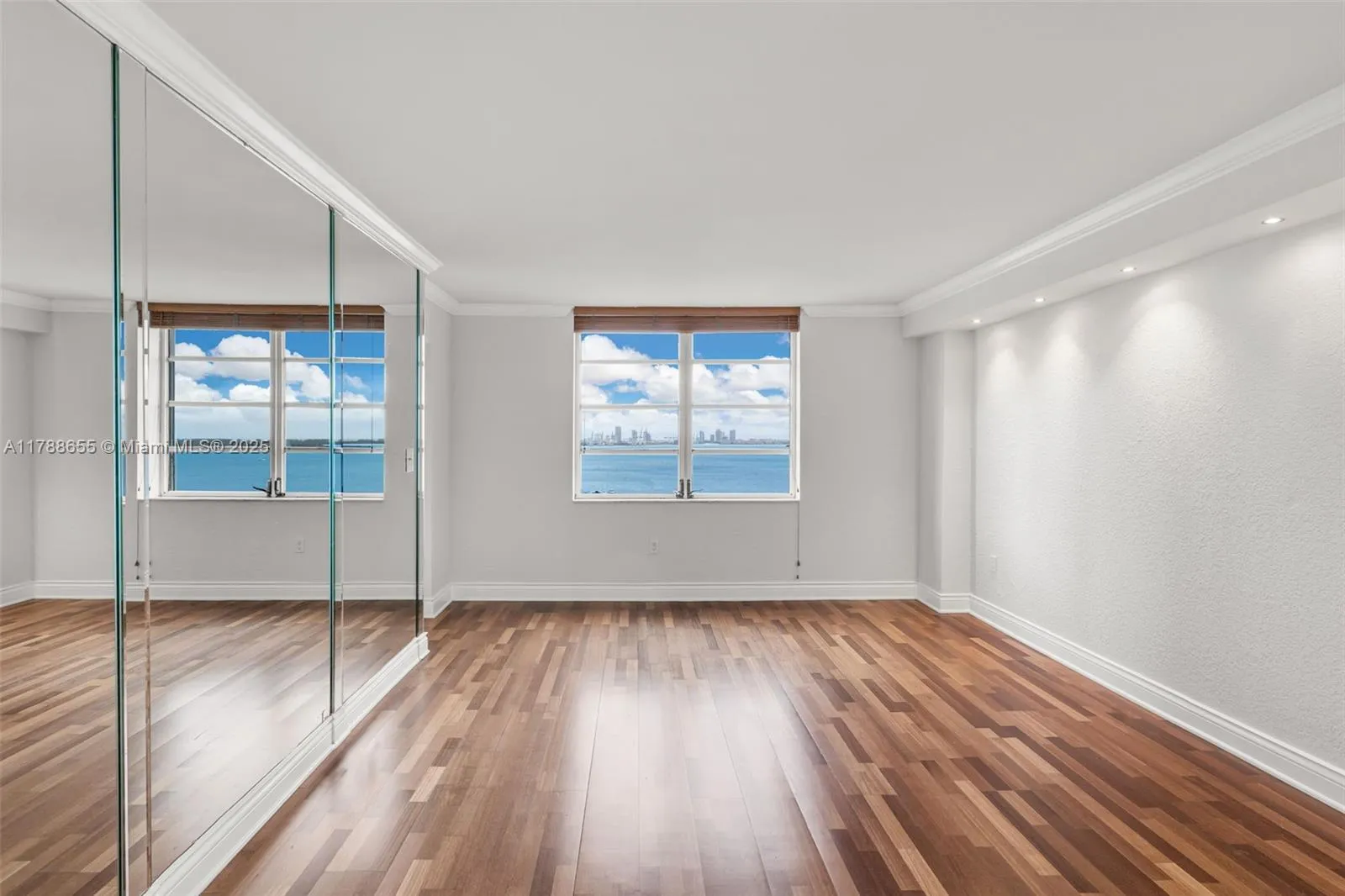 Miami, Florida 33129, United States, 2 Bedrooms Bedrooms, ,2 BathroomsBathrooms,Residential,Active,113808