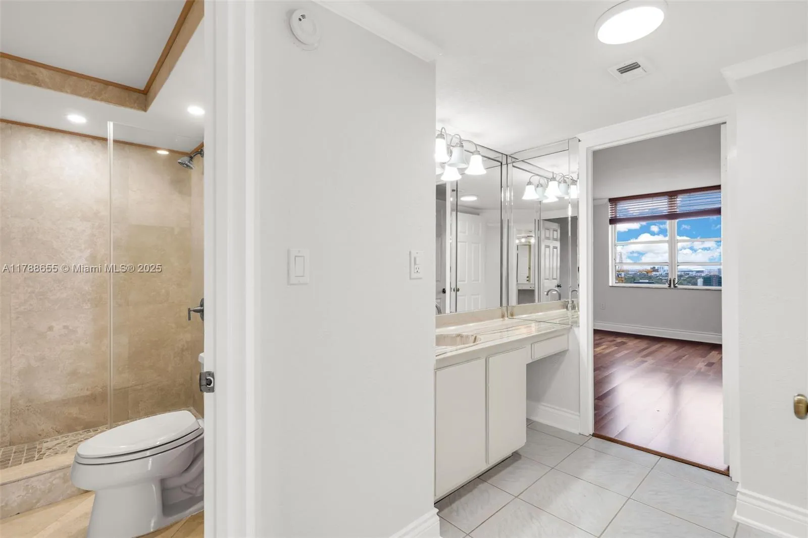 Miami, Florida 33129, United States, 2 Bedrooms Bedrooms, ,2 BathroomsBathrooms,Residential,Active,113808