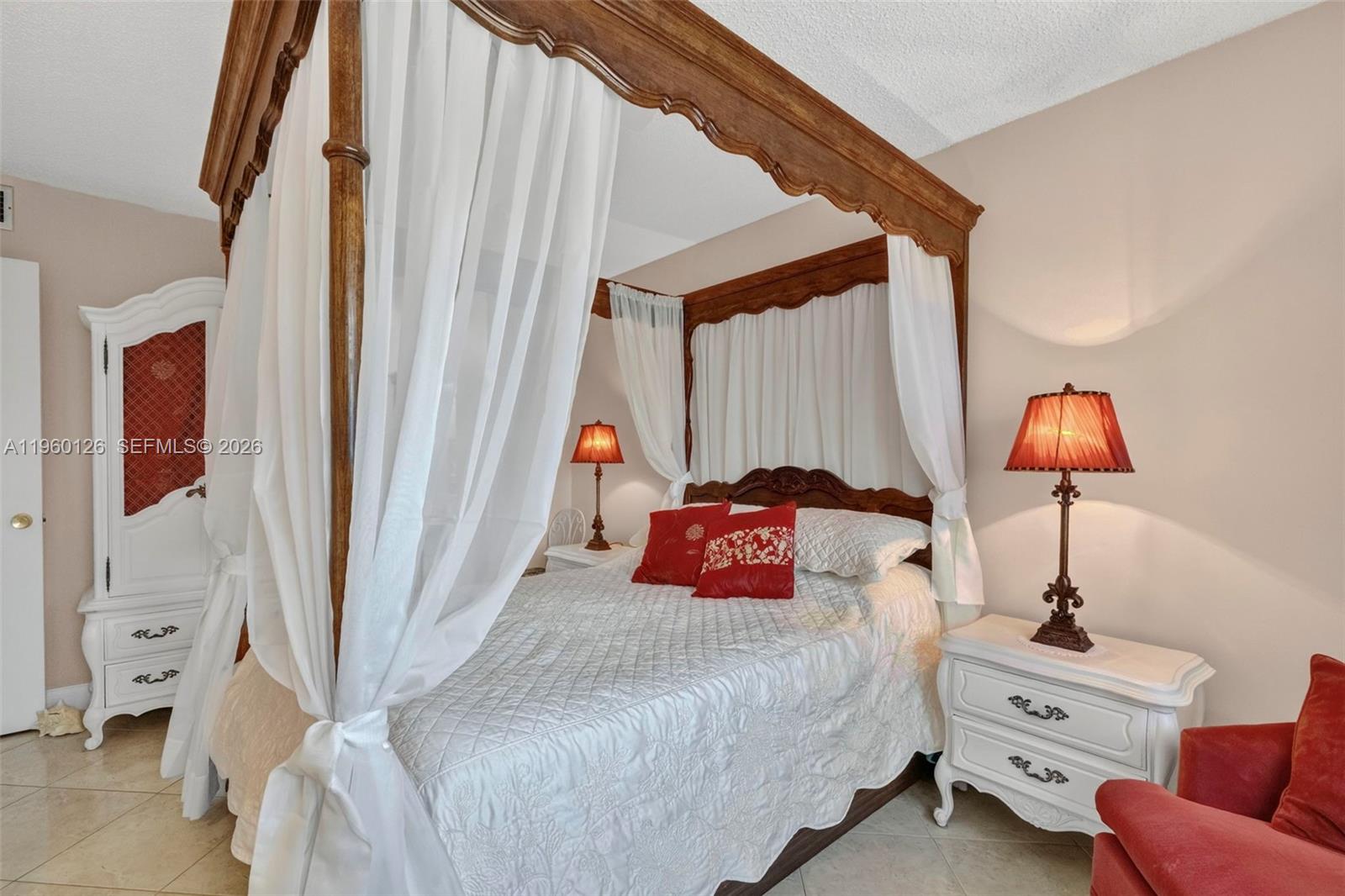 LAUDERDALE OAKS CONDO XV - Residential