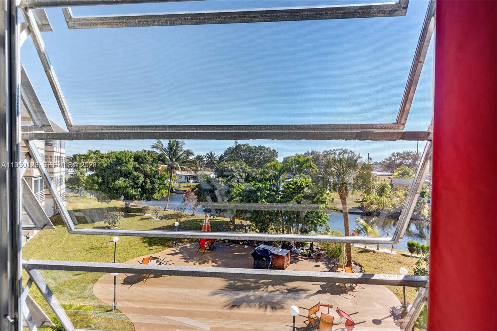 LAUDERDALE OAKS CONDO XV - Residential