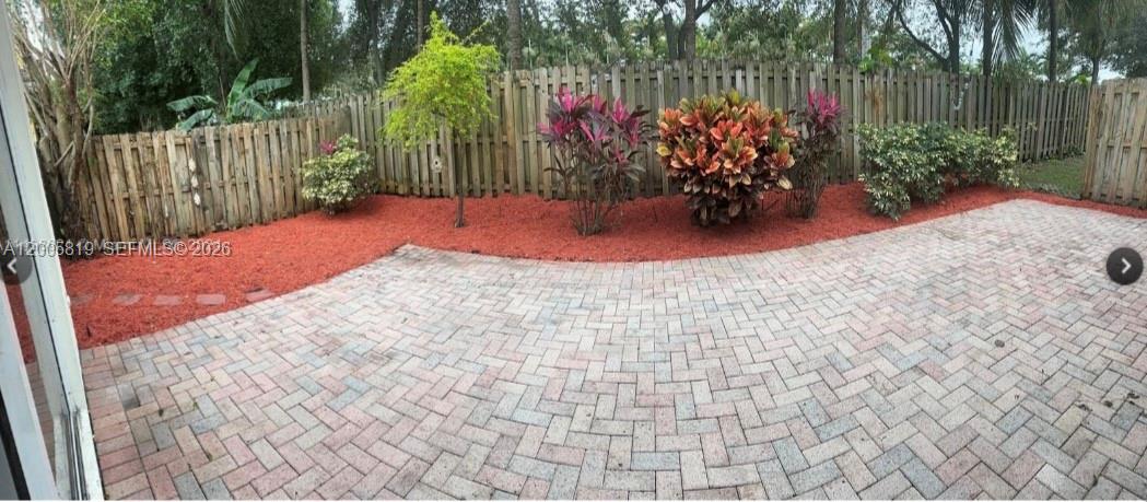 4268 NE 9th St, Homestead FL 33033