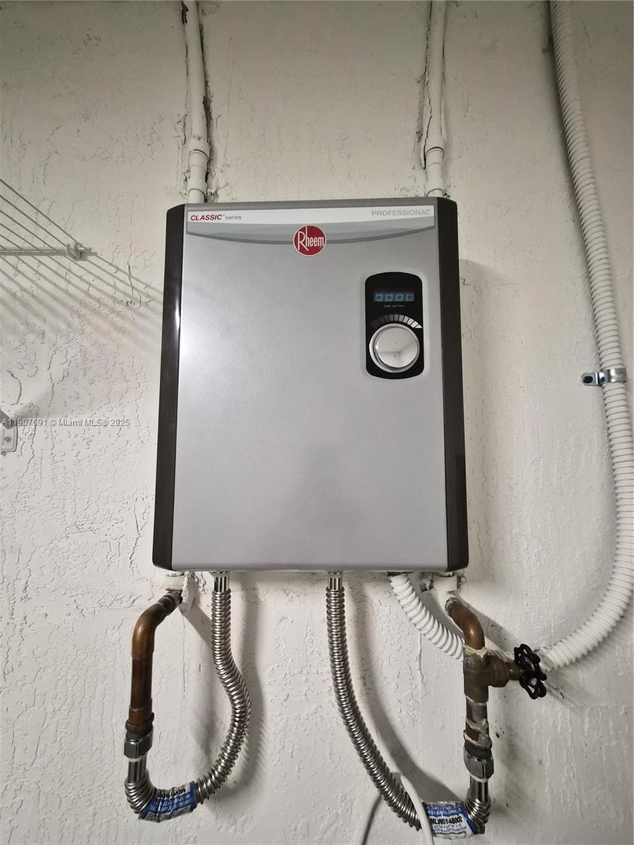 CALCUTTA FIRST ADDITION - Residential Lease