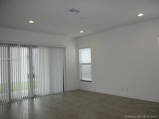 ALTON NEIGHBORHOOD 1 - Residential Lease