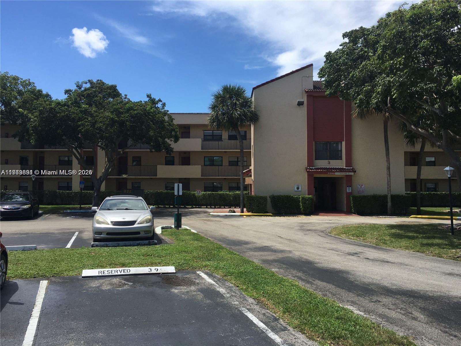 3399 Foxcroft Rd 315, Miramar, Broward County, Florida - 3 Bedrooms  
2 Bathrooms - 