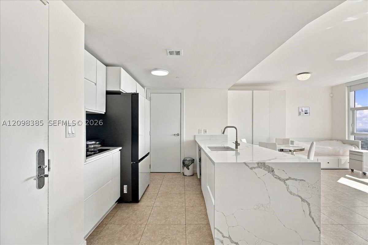 1830 S Ocean Dr 3607, Hallandale Beach, FL, 33009/$690,000 4 1830 S Ocean Dr 3607