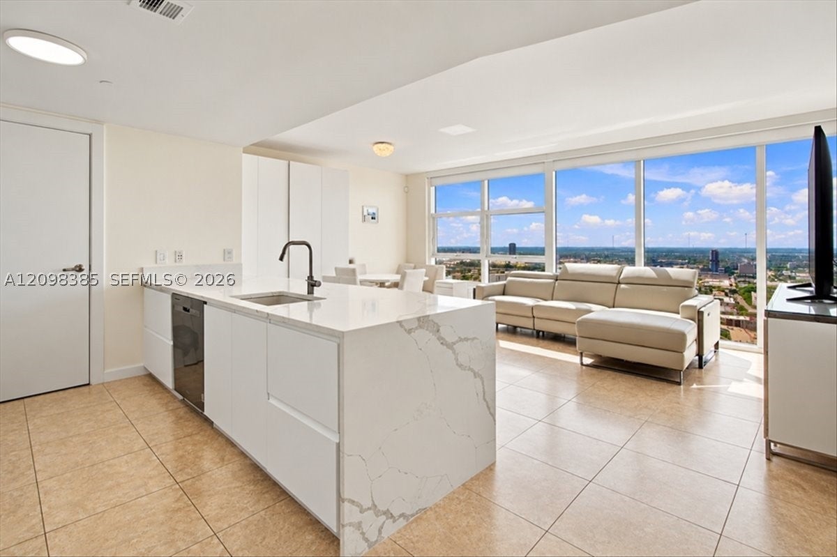 1830 S Ocean Dr 3607, Hallandale Beach, FL, 33009/$690,000 3 1830 S Ocean Dr 3607