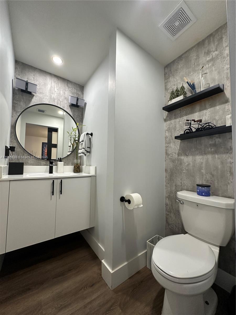 DOWNTOWN DORAL SOUTH PHAS - Residential