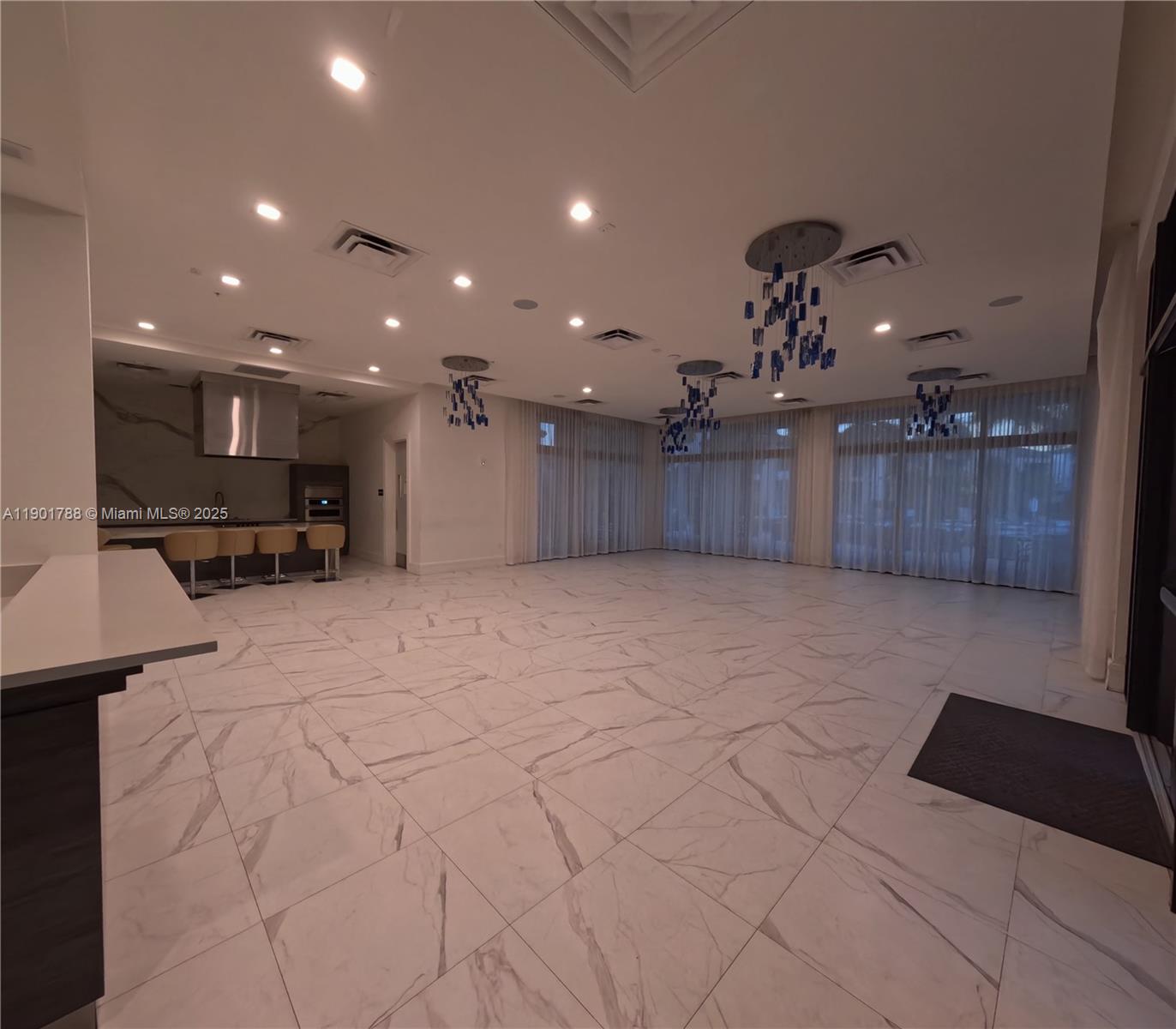 DOWNTOWN DORAL SOUTH PHAS - Residential