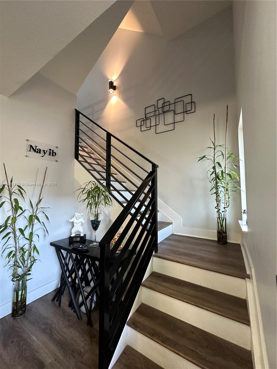 DOWNTOWN DORAL SOUTH PHAS - Residential