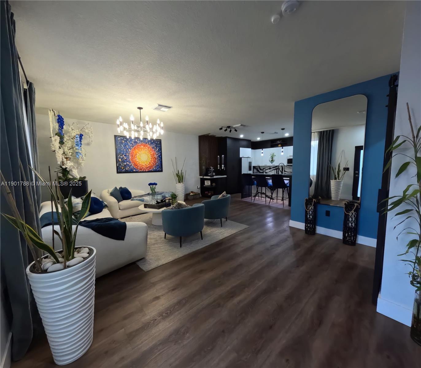 DOWNTOWN DORAL SOUTH PHAS - Residential