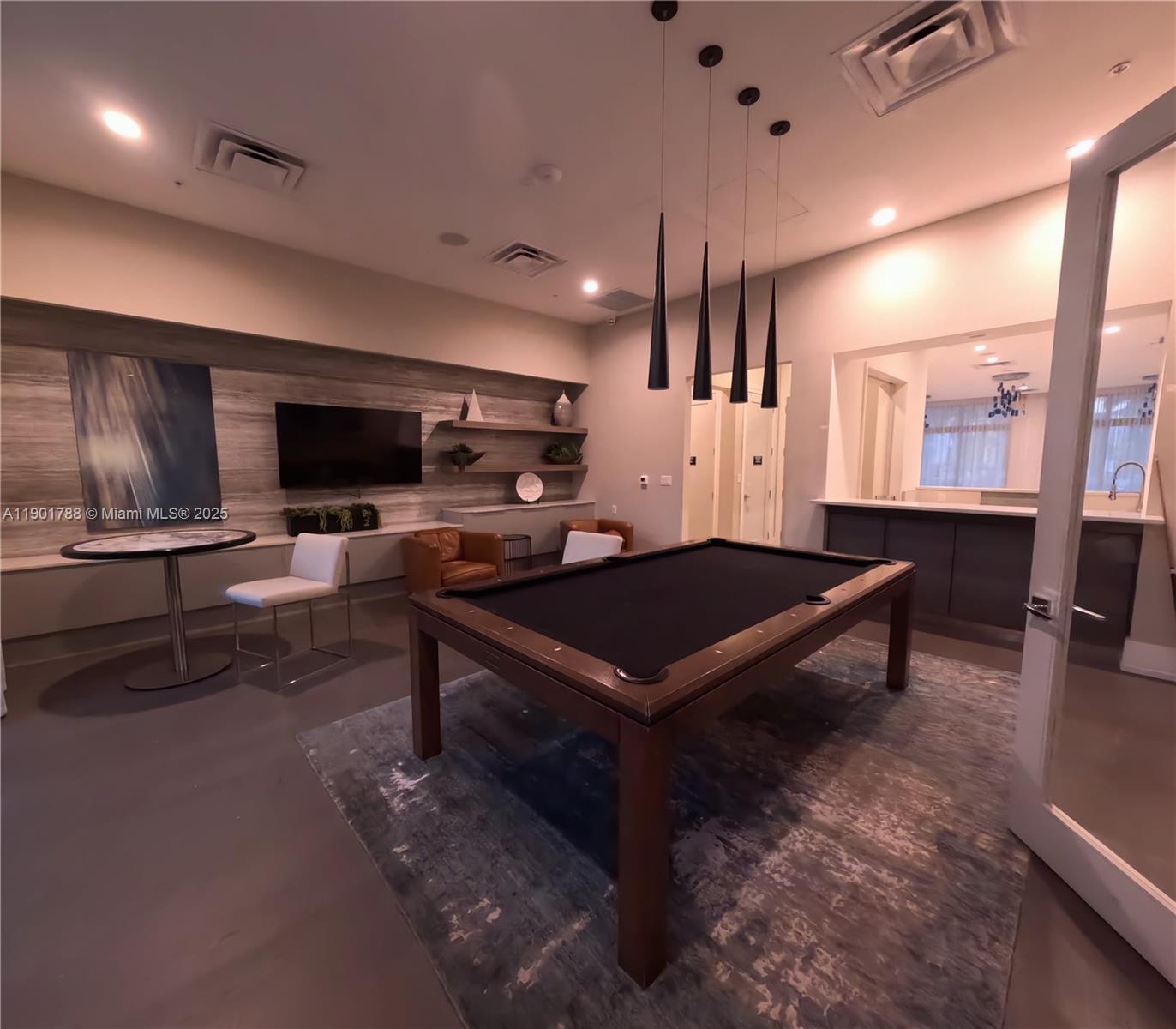 DOWNTOWN DORAL SOUTH PHAS - Residential