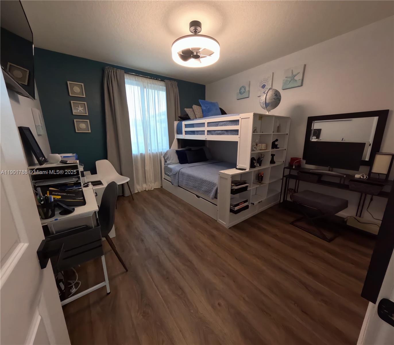DOWNTOWN DORAL SOUTH PHAS - Residential