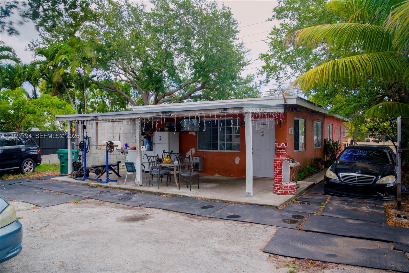 GRAPELAND HEIGHTS - Residential Income