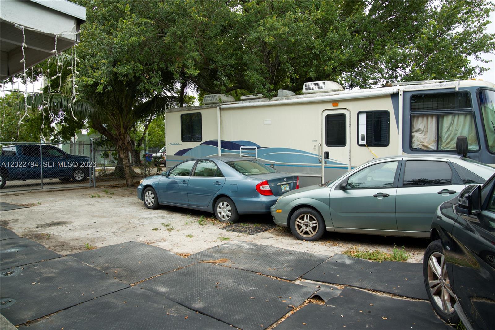GRAPELAND HEIGHTS - Residential Income