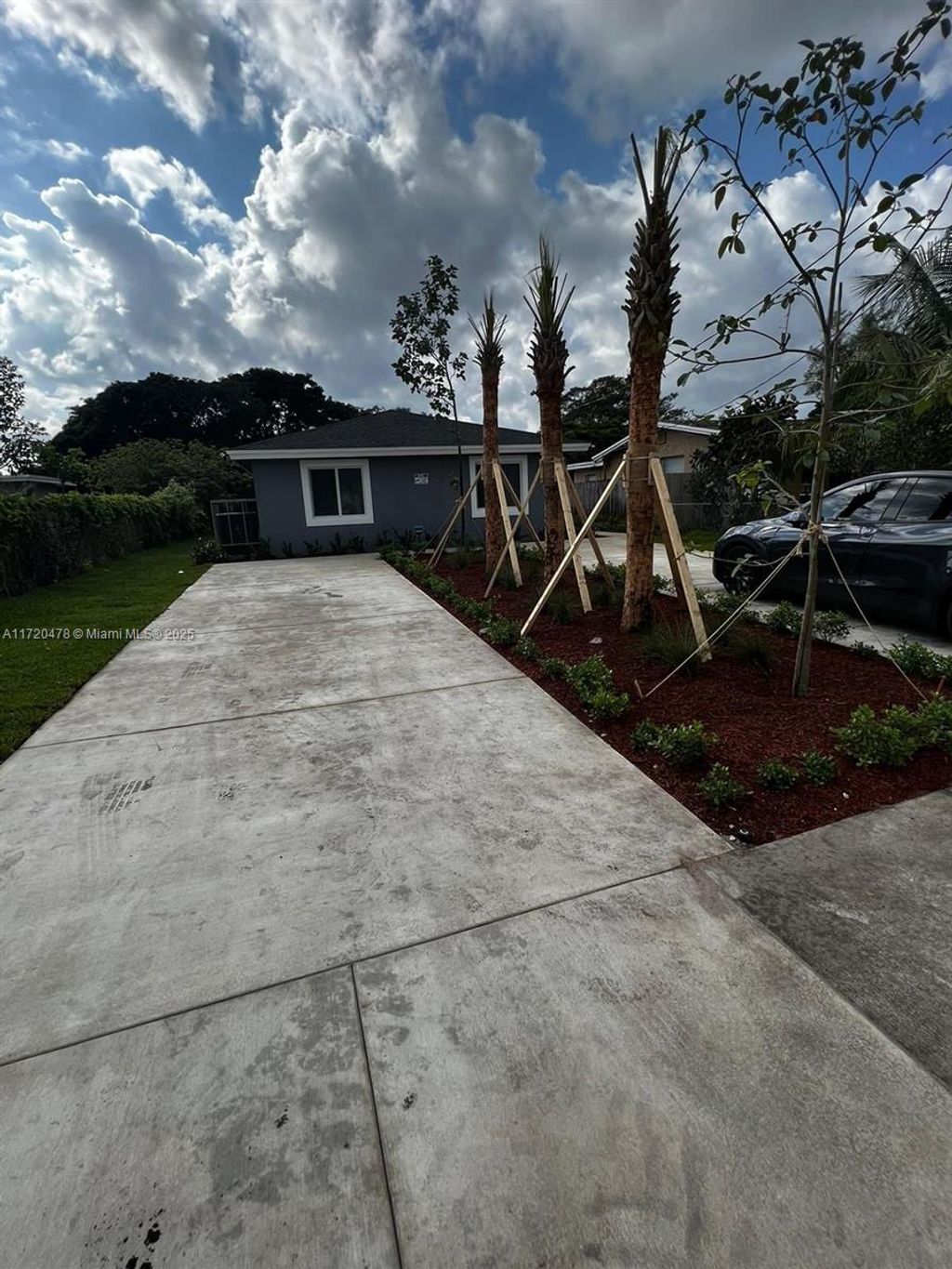 Photo of 2720 NW 20th St, Fort Lauderdale, FL 33311 (MLS # A11720478)