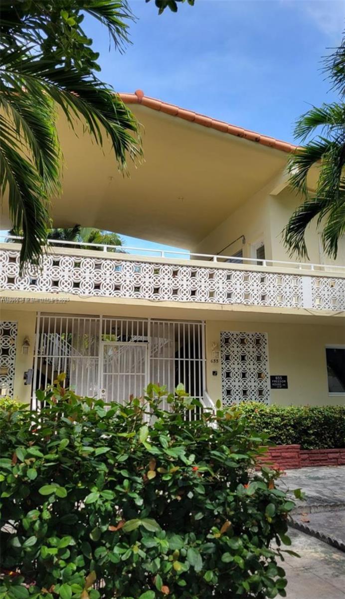 A beautiful apt walking distance to the beach, Restraints, and Licon Mall