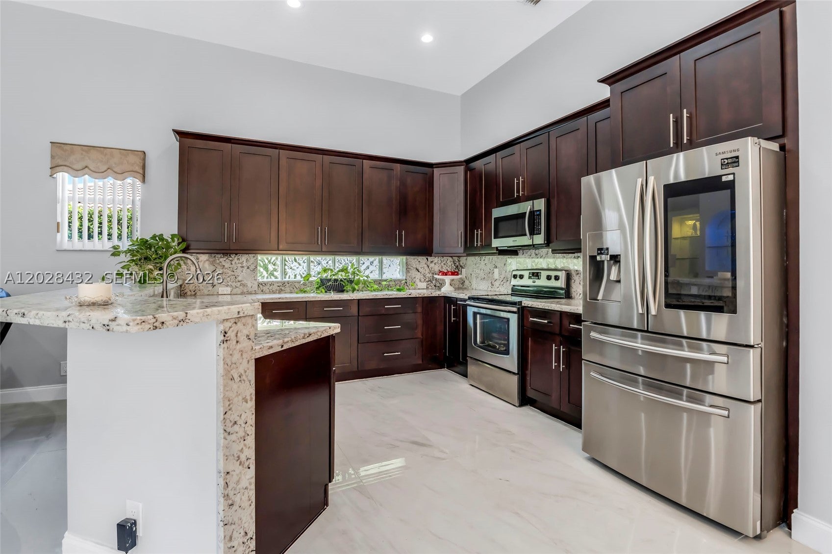 3852 Oak Ridge Cir