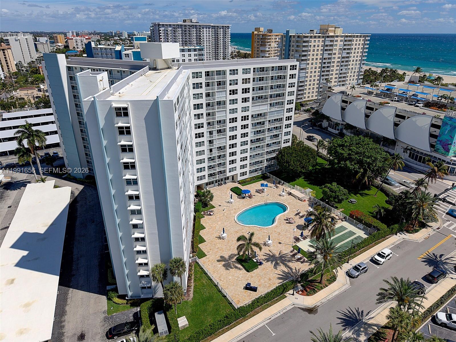 GRANADA HOUSE CONDOMINIUM - Residential