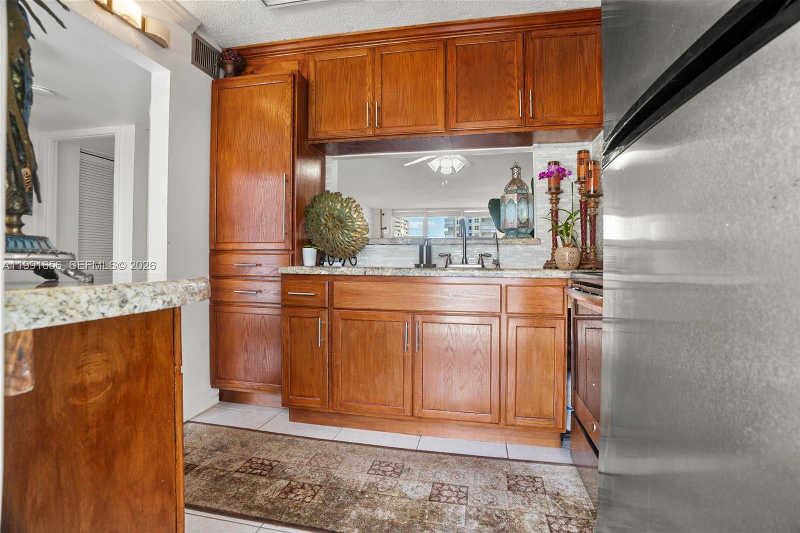 GRANADA HOUSE CONDOMINIUM - Residential