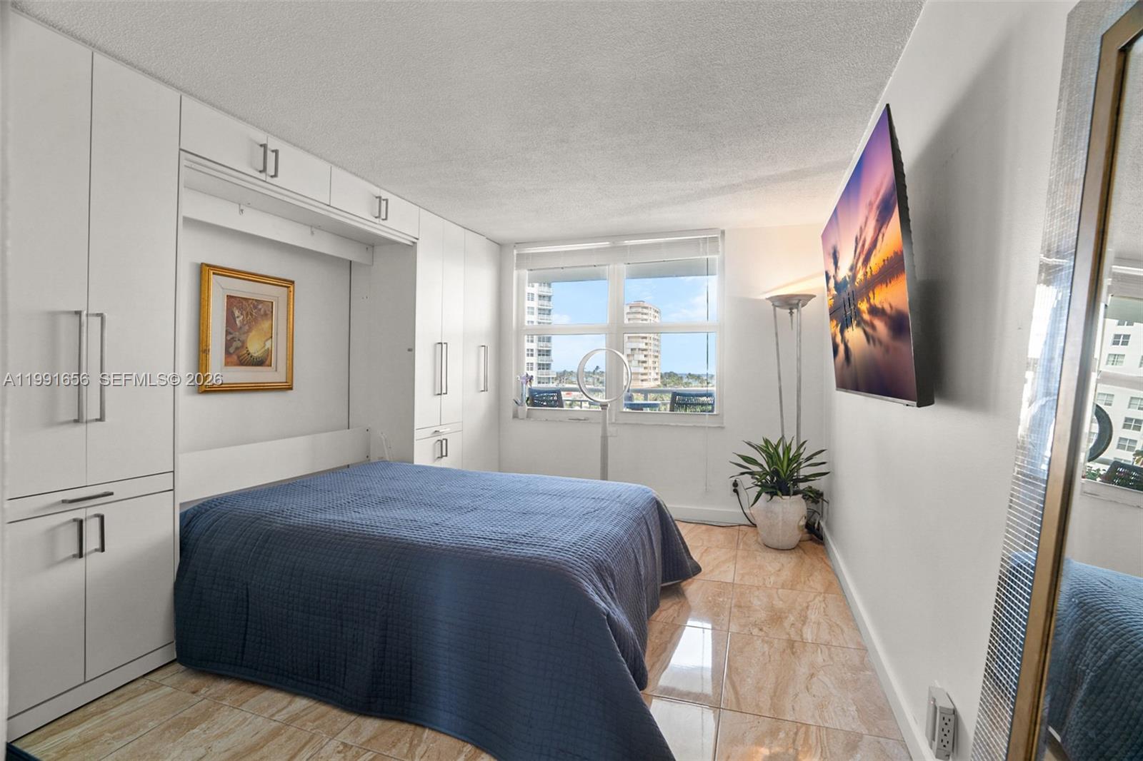 GRANADA HOUSE CONDOMINIUM - Residential