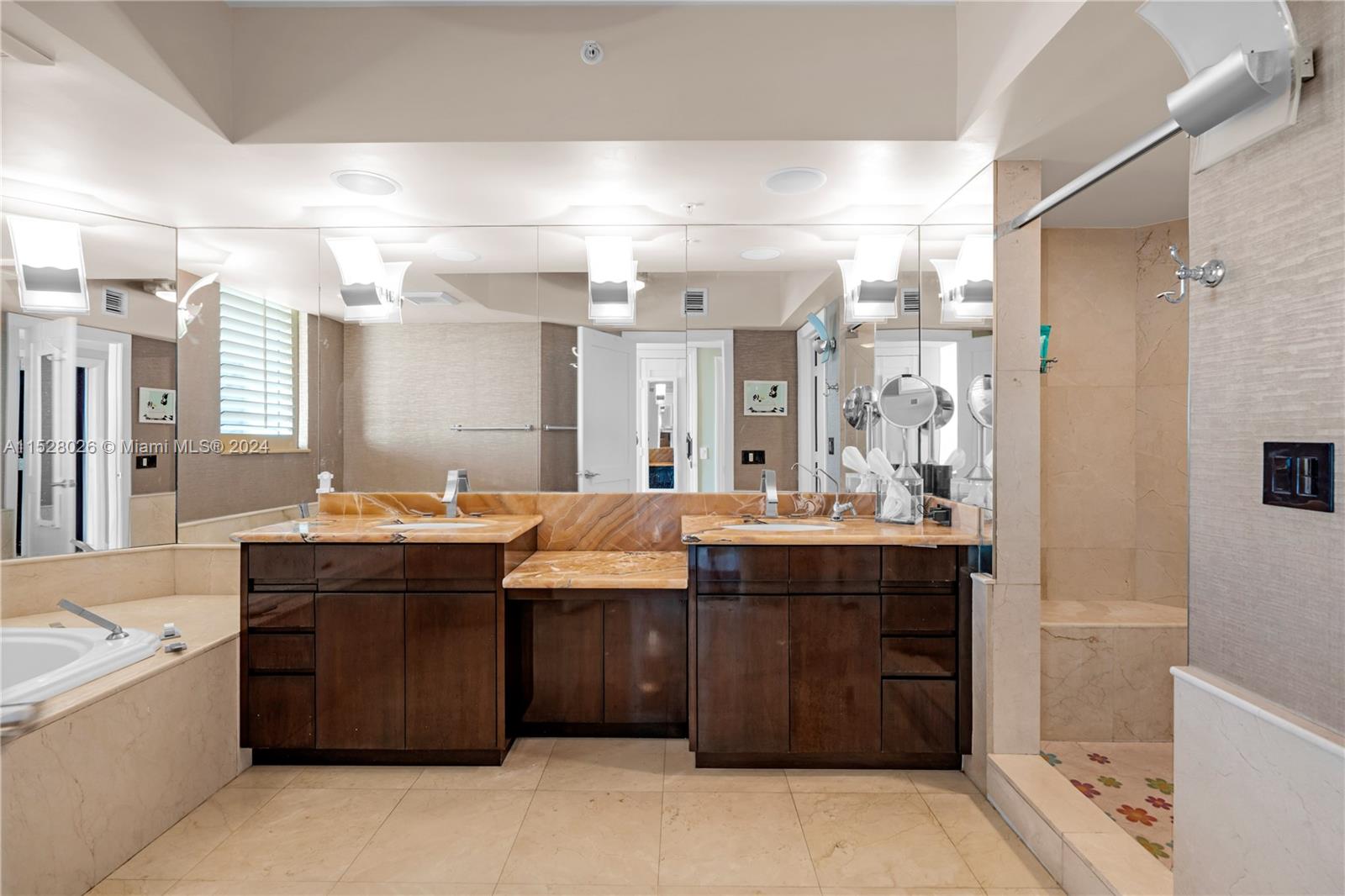 LAS OLAS GRAND CONDO - Residential