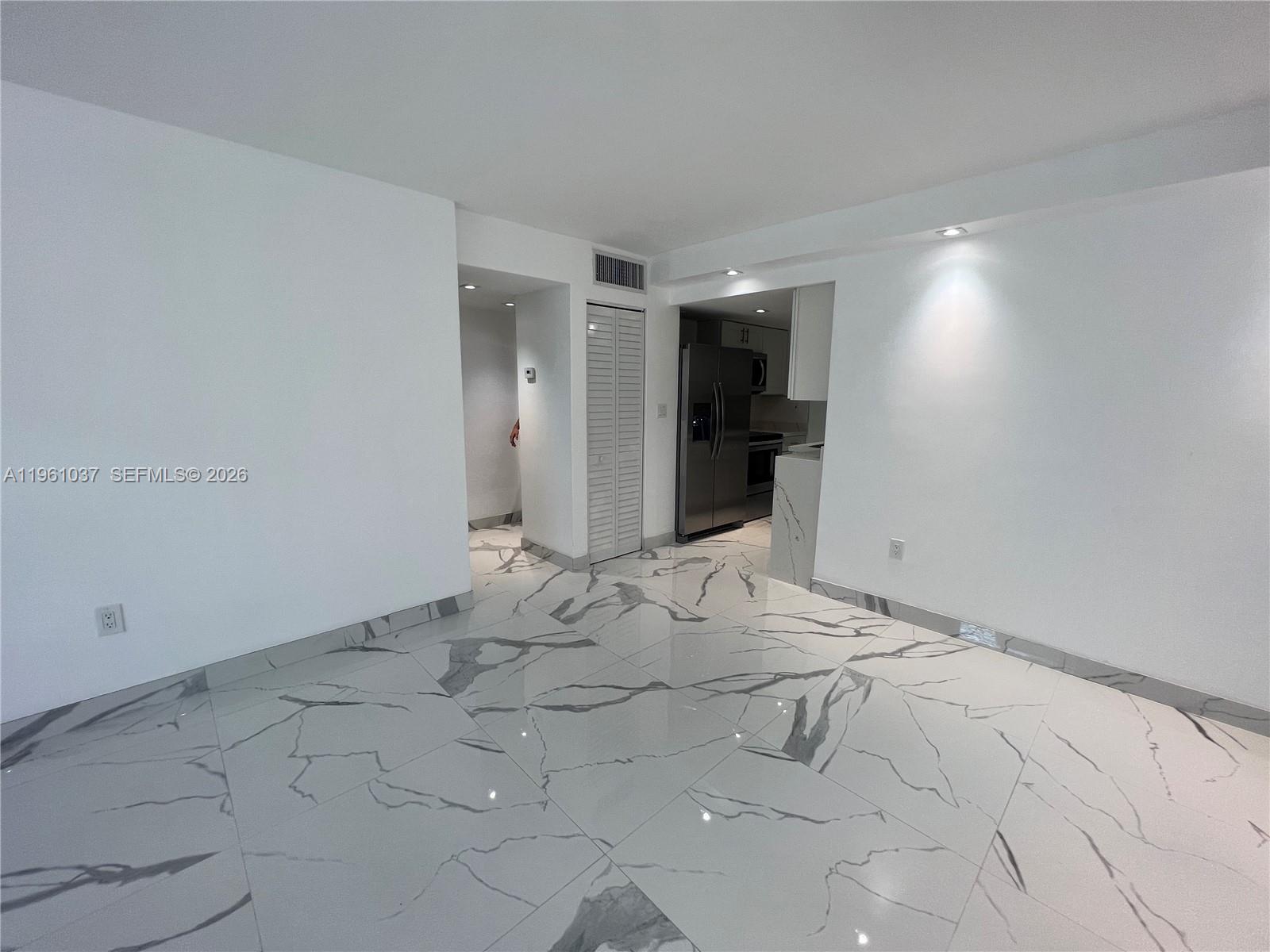 MONTEREY GARDENS OF PINEC - Residential