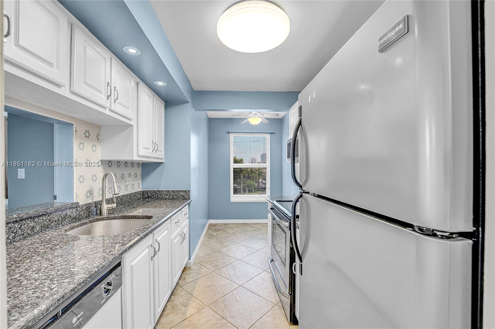 ISLAND CLUB TWO CONDO - Residential