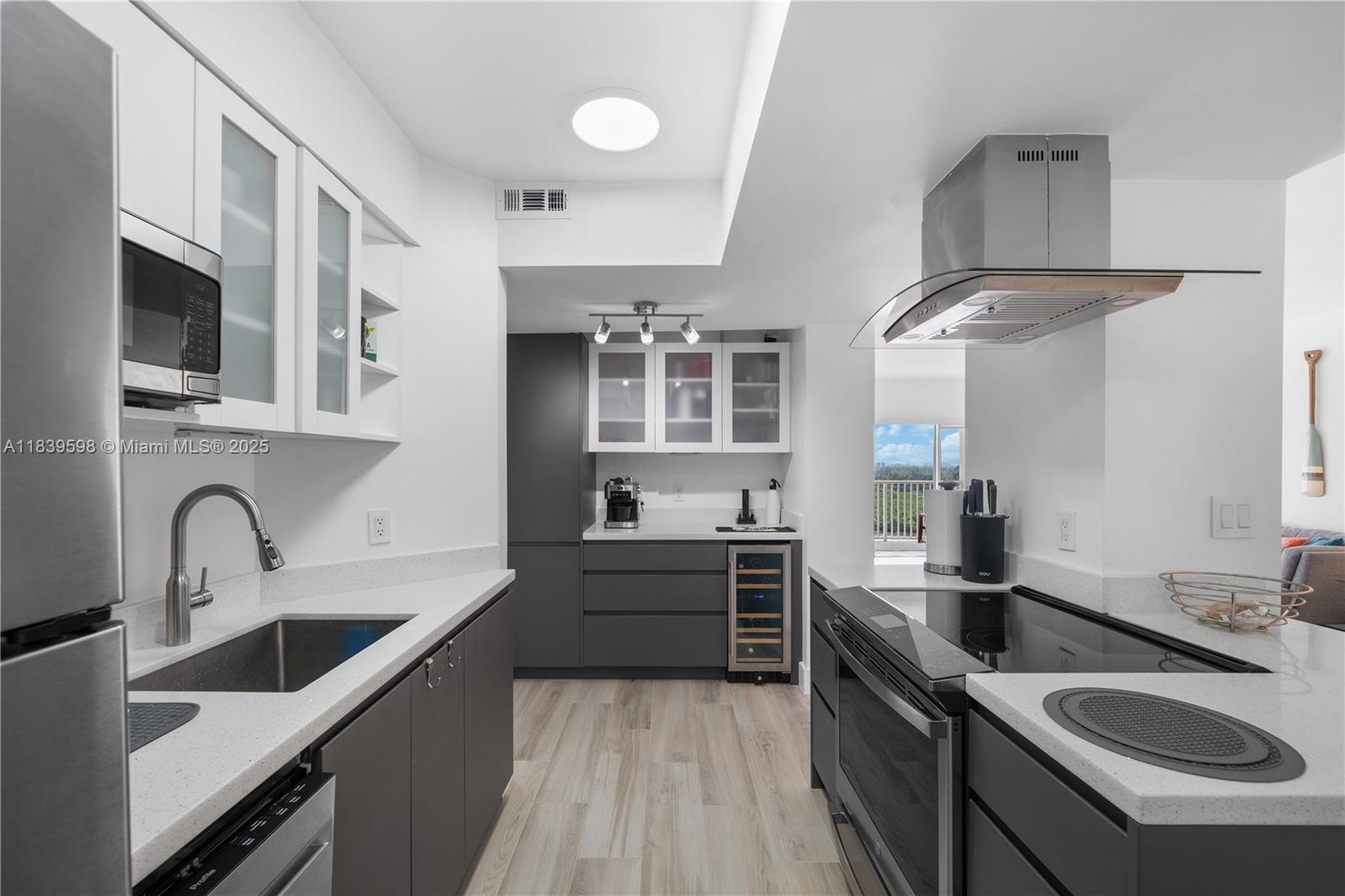 300 Bayview Dr 1510
