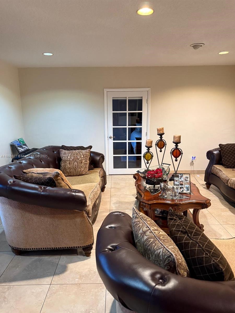 CORAL PARK ESTATES SEC 1 - Residential