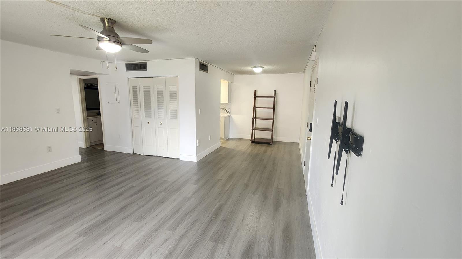 CYPRESS VILLAGE CONDO - Residential Lease
