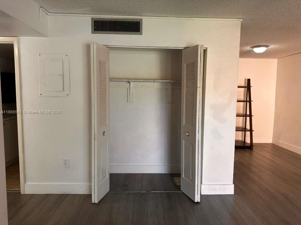 CYPRESS VILLAGE CONDO - Residential Lease