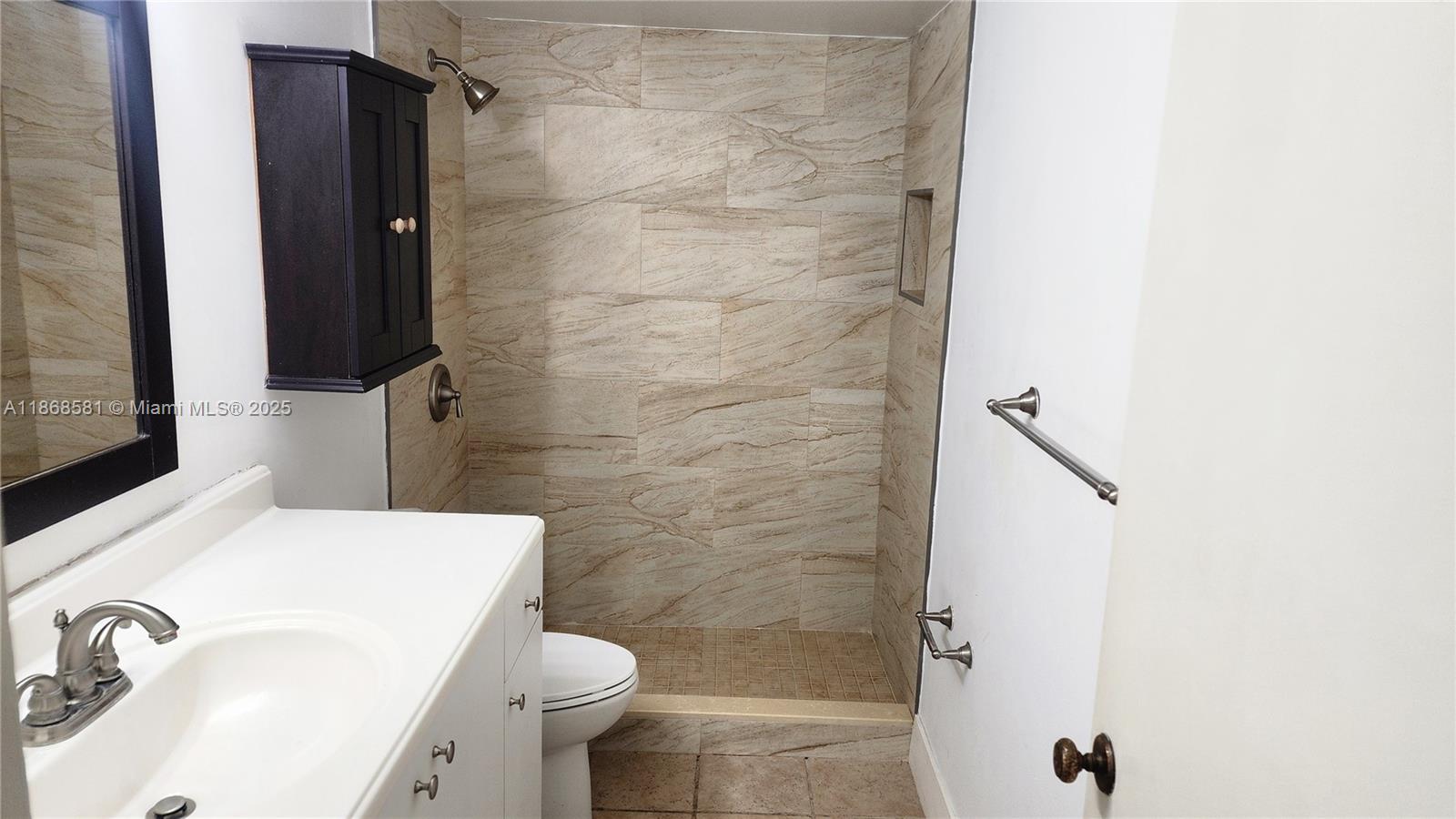 CYPRESS VILLAGE CONDO - Residential Lease