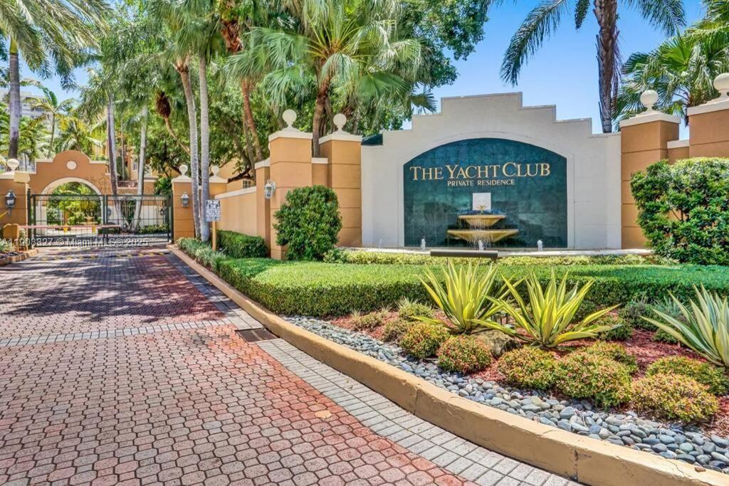 THE YACHT CLUB AT AVENTUR - Residential