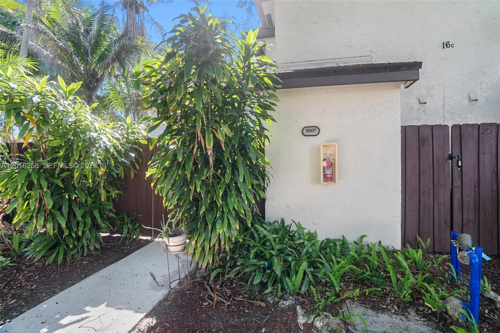 3607 Cocoplum Cir 34104