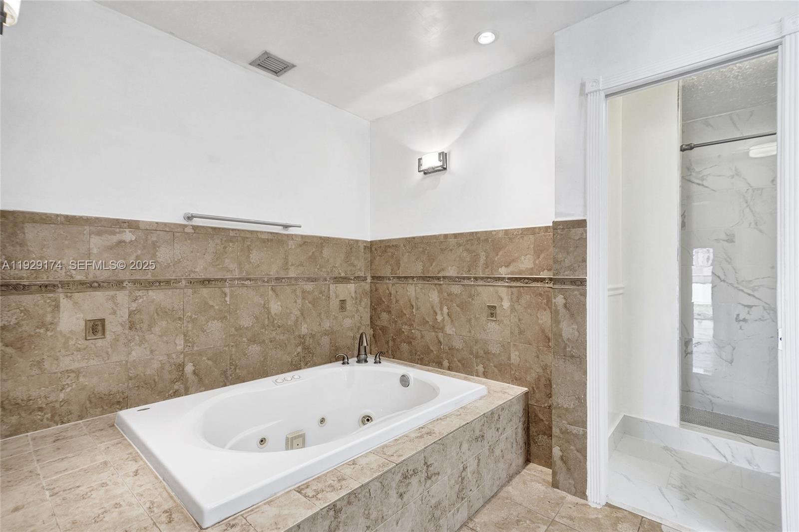 SKY LAKE VILLAS 1ST ADDN - Residential