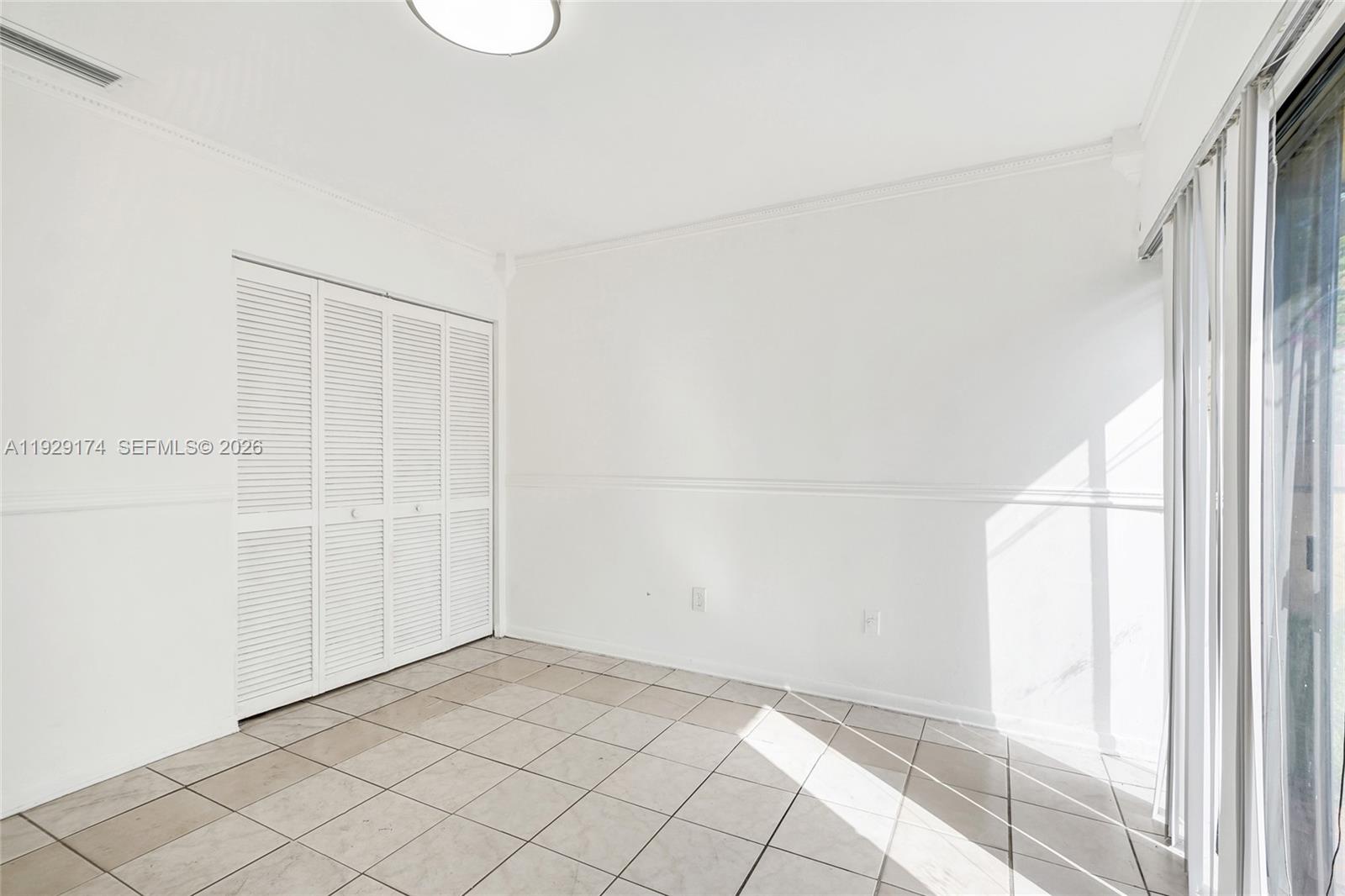 SKY LAKE VILLAS 1ST ADDN - Residential