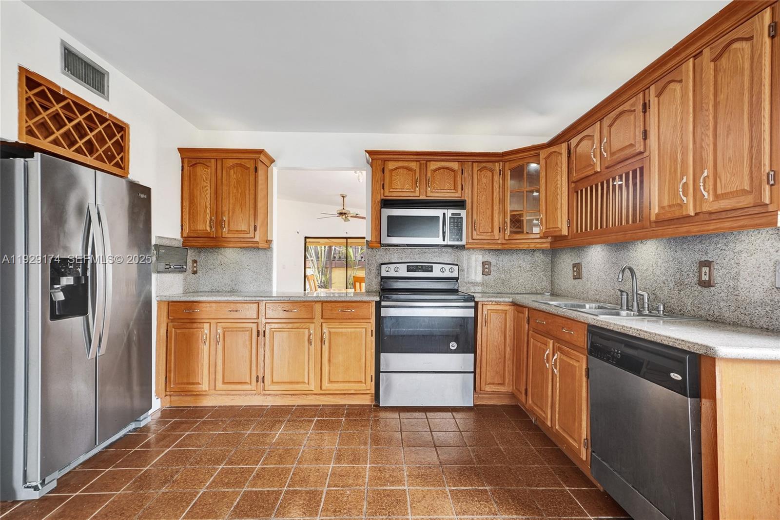 SKY LAKE VILLAS 1ST ADDN - Residential