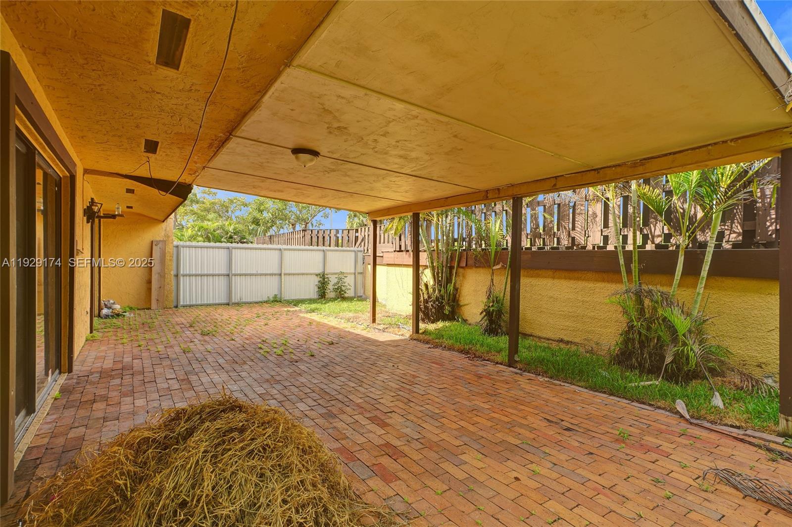 SKY LAKE VILLAS 1ST ADDN - Residential